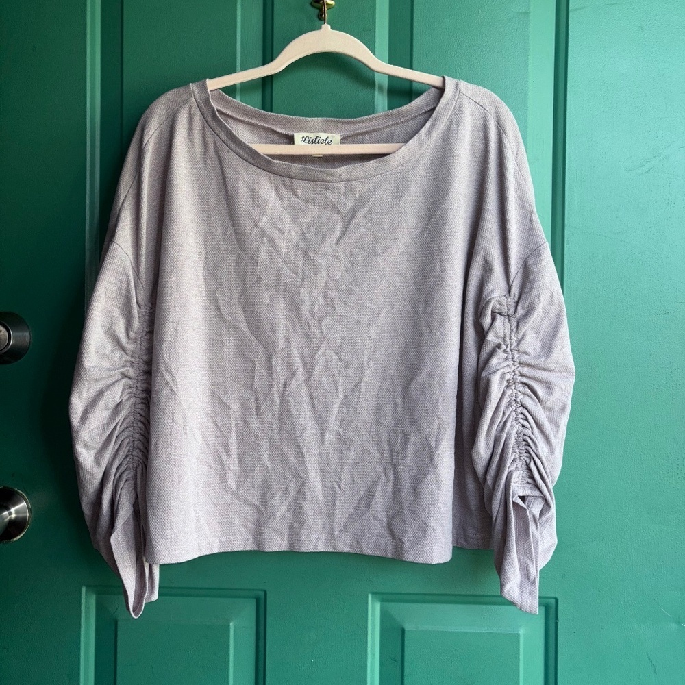 Listicle medium lightweight women’s top